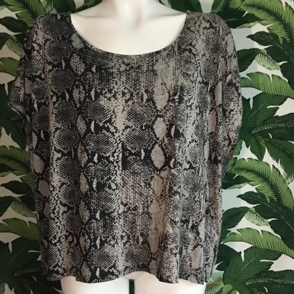 MICHAEL stars Snake print Soft boxy Loose fit T-shirt blouse Women's - Picture 4 of 11